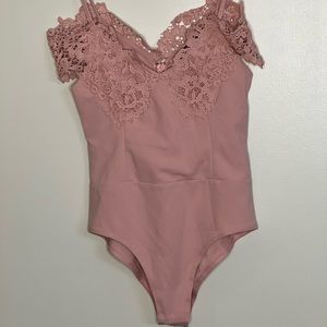 Fashion Nova Lace detail Bodysuit size M